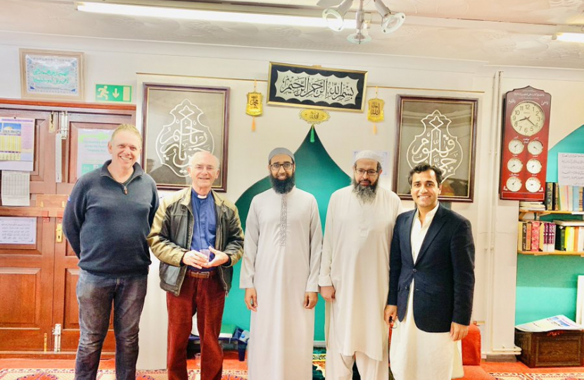 Rehman attends Ramadan Iftar at Gillingham Mosque