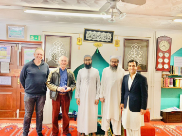 Rehman attends Ramadan Iftar at Gillingham Mosque